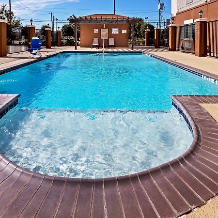 Candlewood Suites Baytown By Ihg Exterior photo
