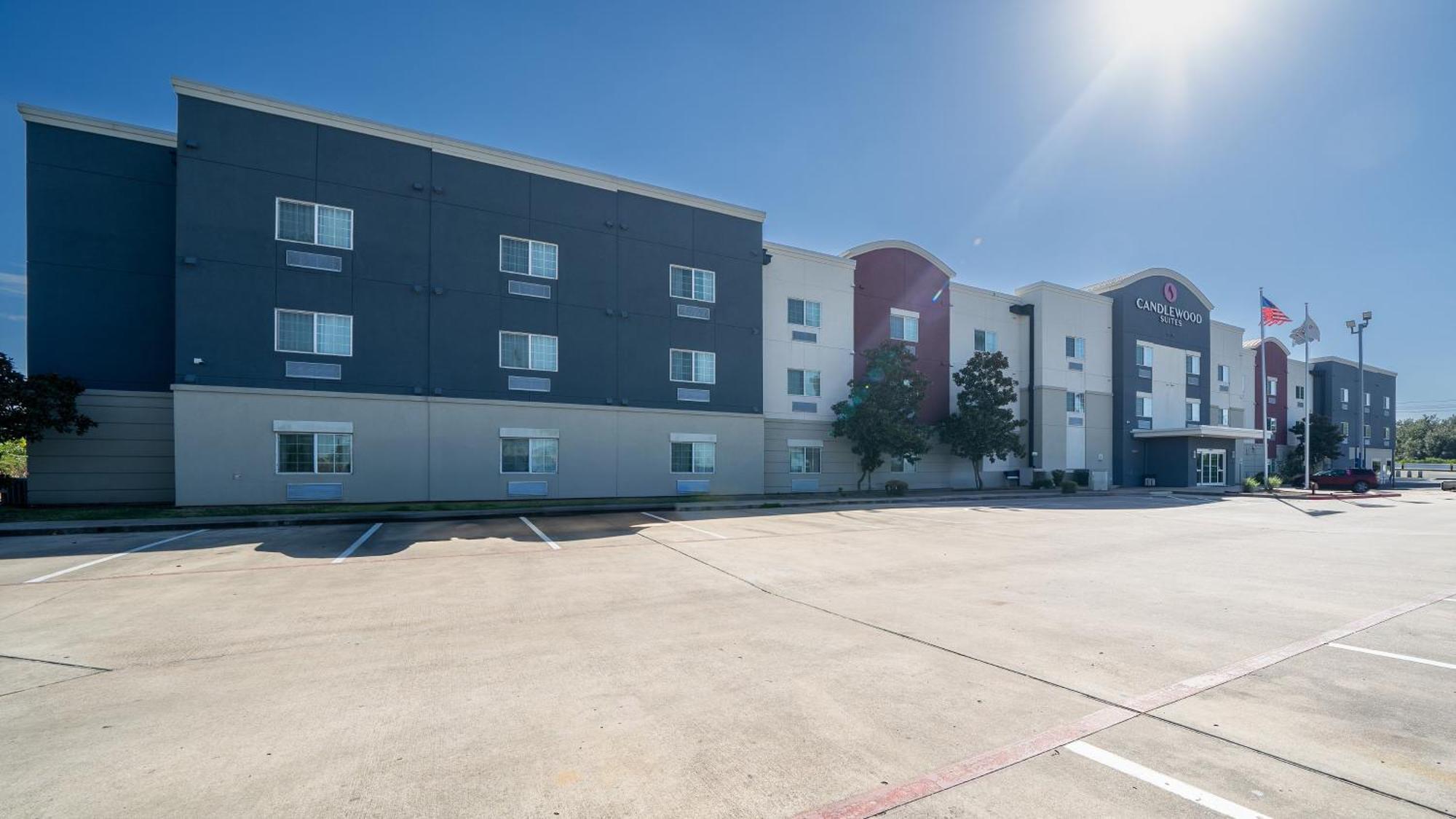 Candlewood Suites Baytown By Ihg Exterior photo